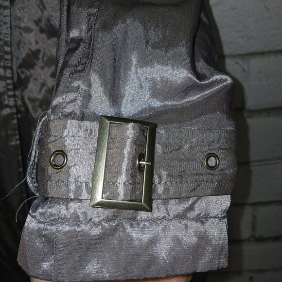 WOMENS METALLIC SATIN TRENCH COAT IN SILVER BY CARMEN SIZE MED TRENDY CLASSSY - Picture 6 of 10